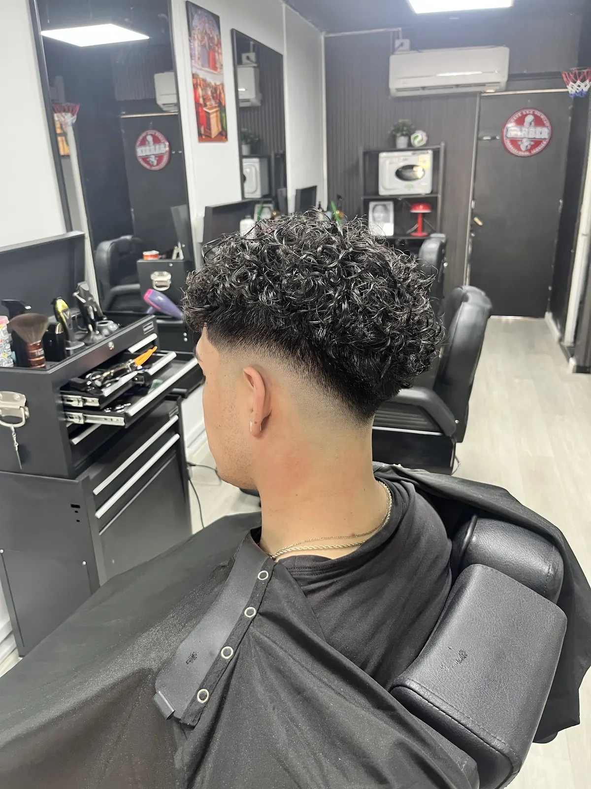 Corte con textura rizada y degradado bajo