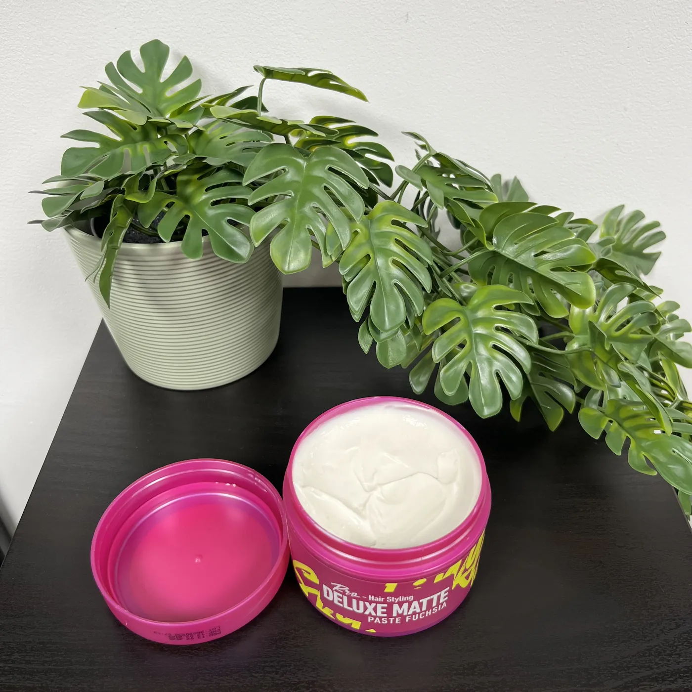 Cera Deluxe Matte Pasta Fuchsia — Detalle de textura
