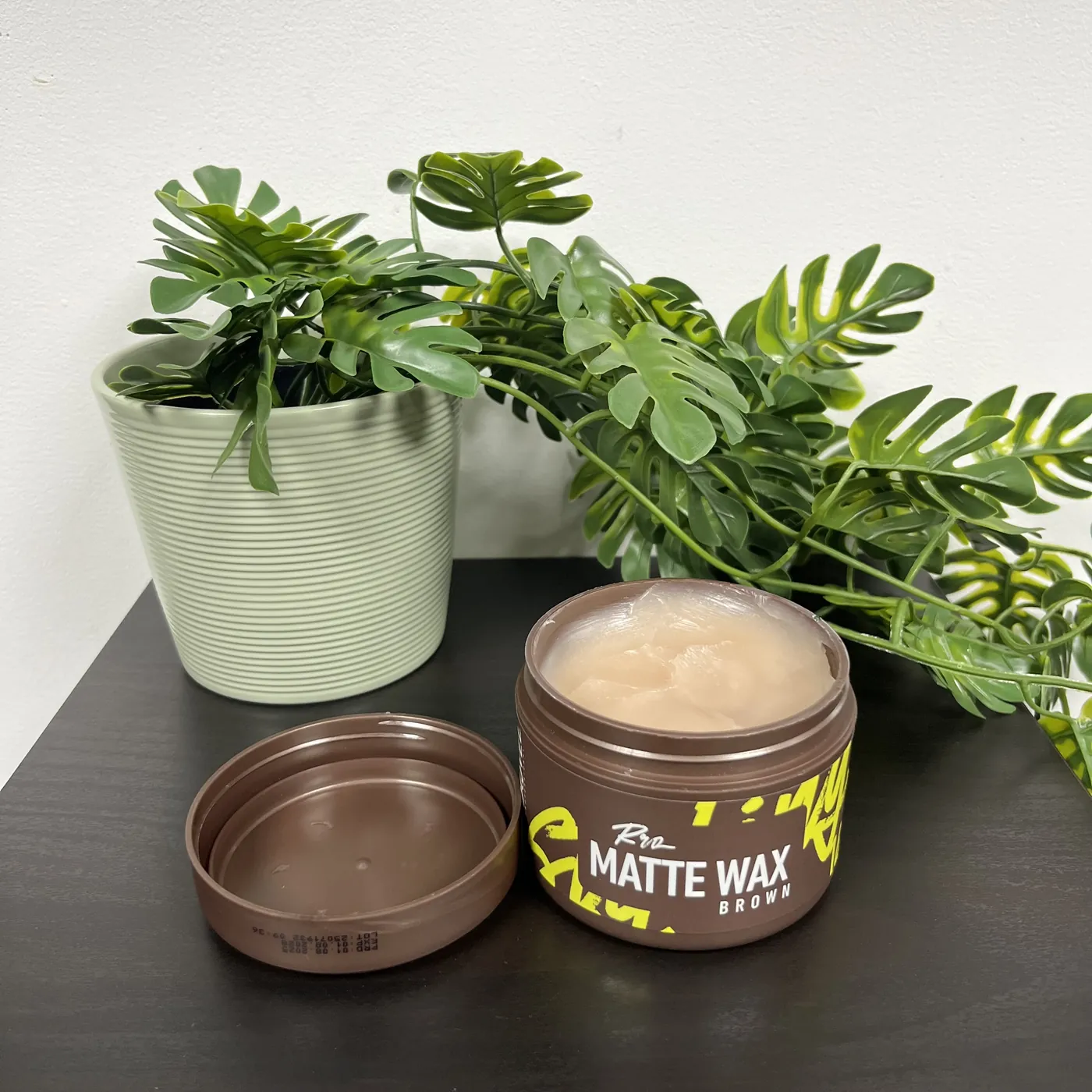 Cera Matte Wax Brown, tapa y textura
