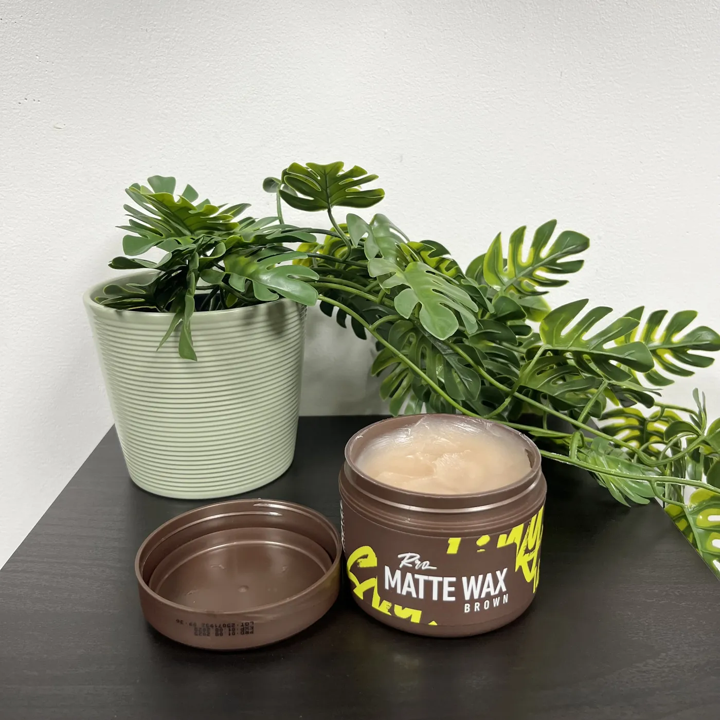 Cera Matte Wax Brown, otro ángulo